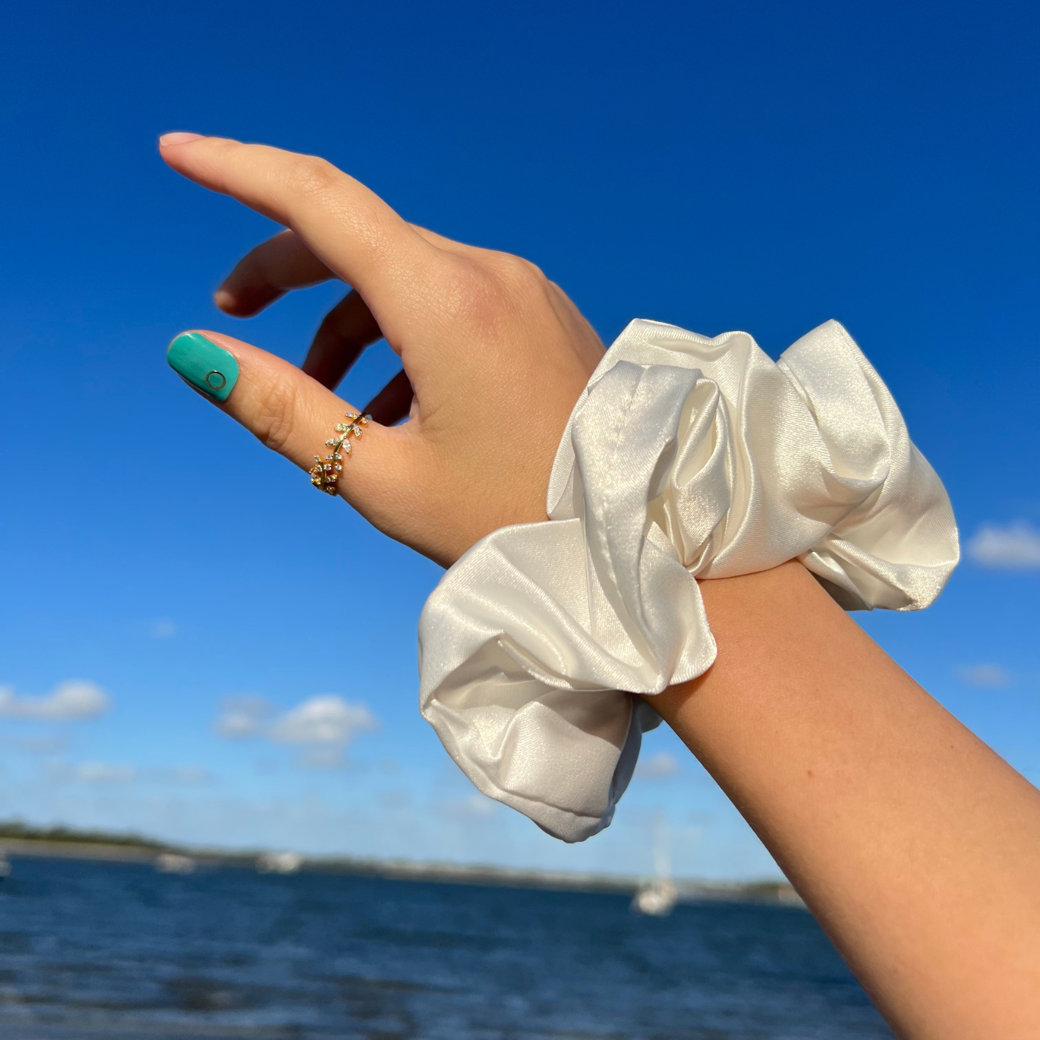 15CM WHITE OVERSIZE LARGE SCRUNCHIES SILK SATIN ELASTIC HAIR BANDS ROPE TIE PONYTAIL